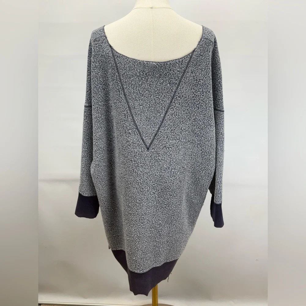 INTIMATELY FREE PEOPLE Navy V-Neck distressed oversized fleece Sweatshirt size S - Picture 5 of 13